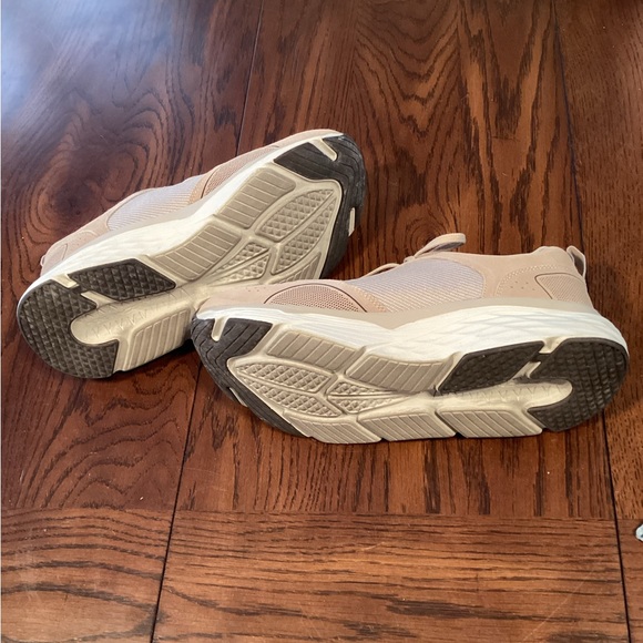 Skechers Shoes - Picture 5 of 9